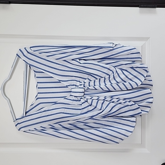 DREW Top with Bowtie Back NWT - Size MEDIUM - Picture 2 of 11